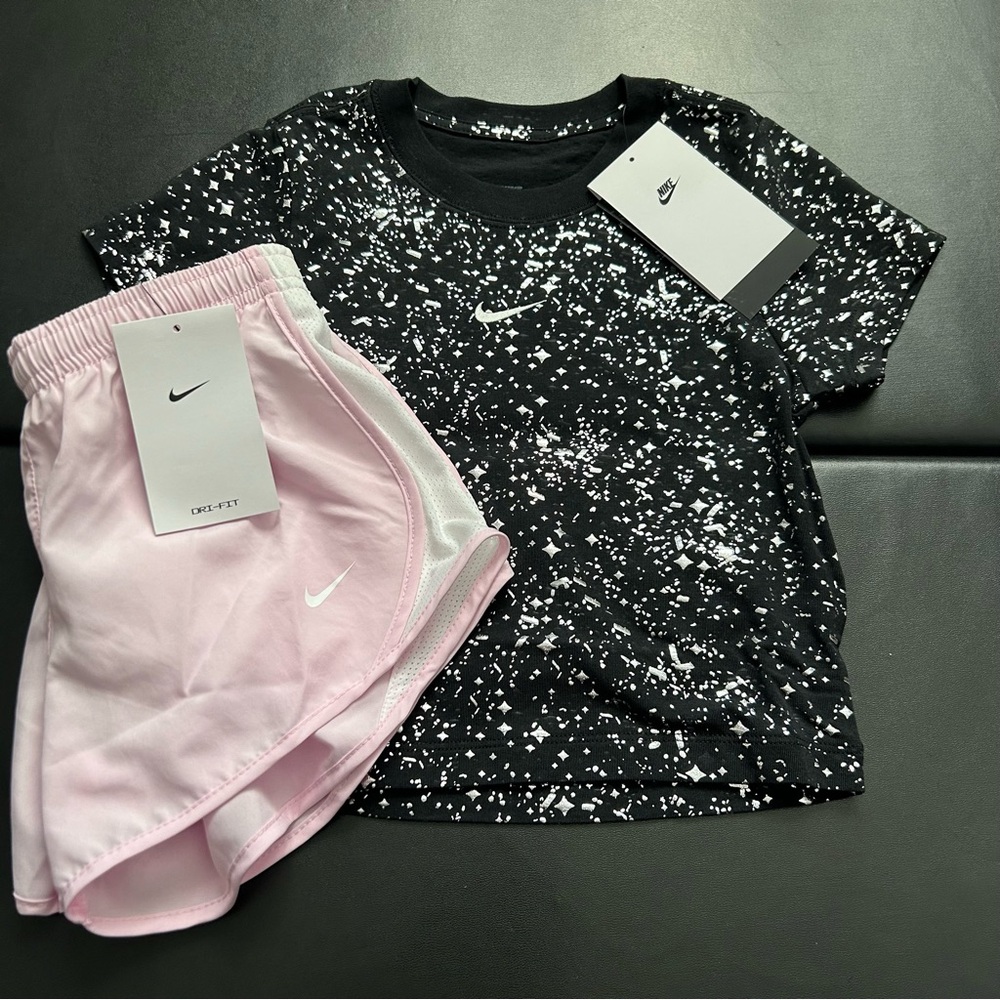 NWT Nike metallic Athletic Set Girls Youth Size Small
